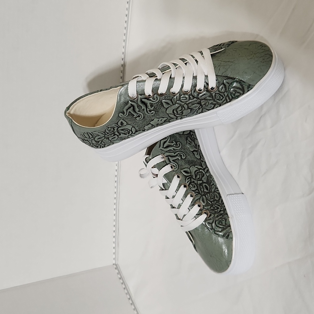 New Feel the Freedom 66 Sage Leather Floral Tooled Low Top Platform Sneaker